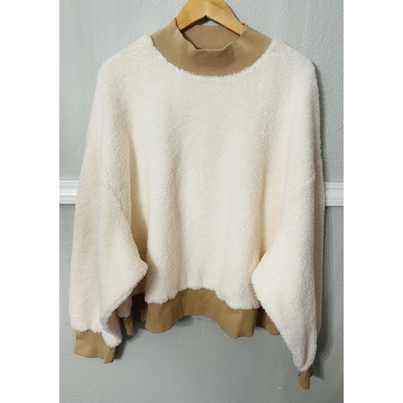 Fabletics Sherpa Pullover Sweater - Picture 3 of 6